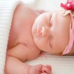 Kopfbänder für Babys: Das sollten Mütter beachten!