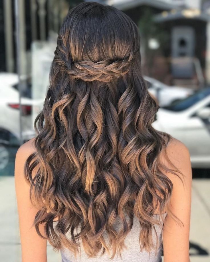 40 Pretty Prom Hairstyle Ideas for Curly Long Hair…